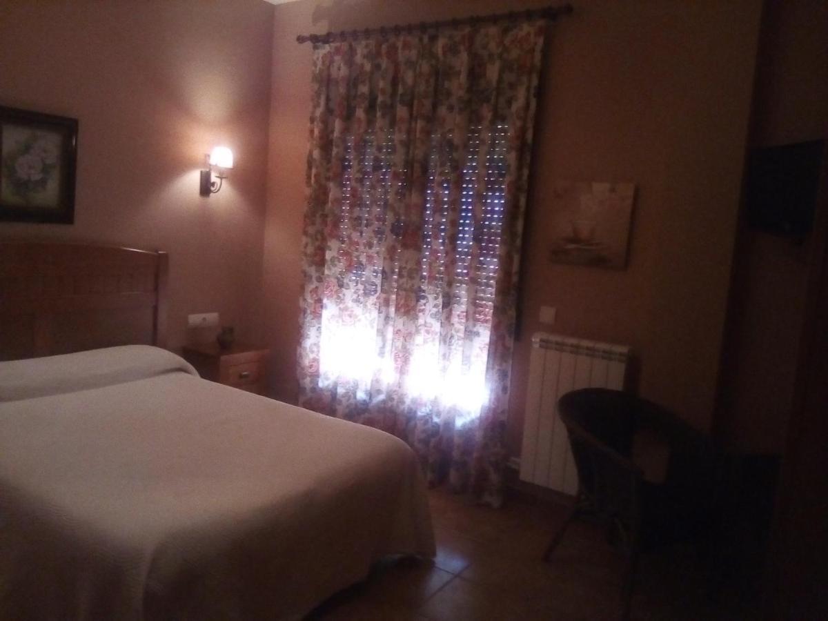 Hostal Sol De La Vega Albarracin Exterior photo