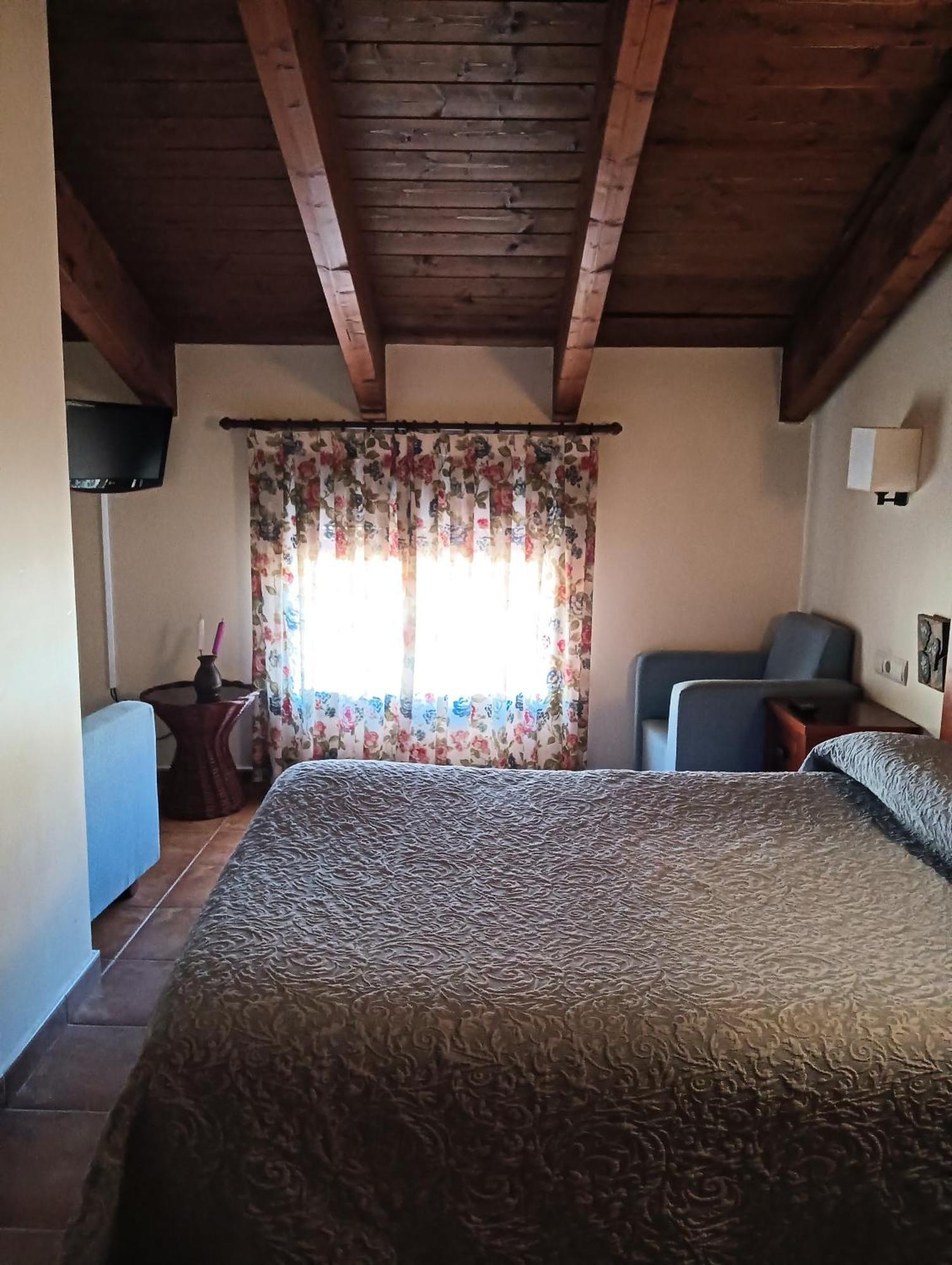 Hostal Sol De La Vega Albarracin Exterior photo
