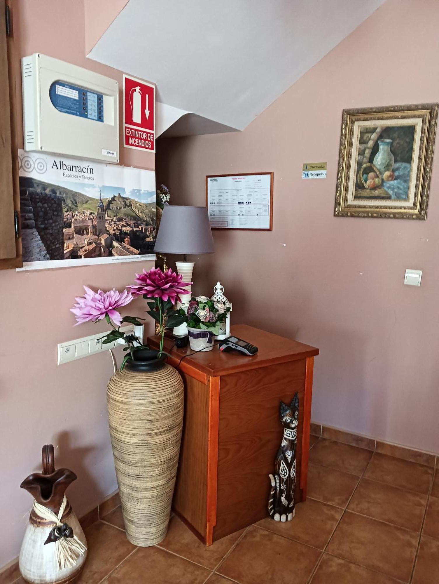Hostal Sol De La Vega Albarracin Exterior photo