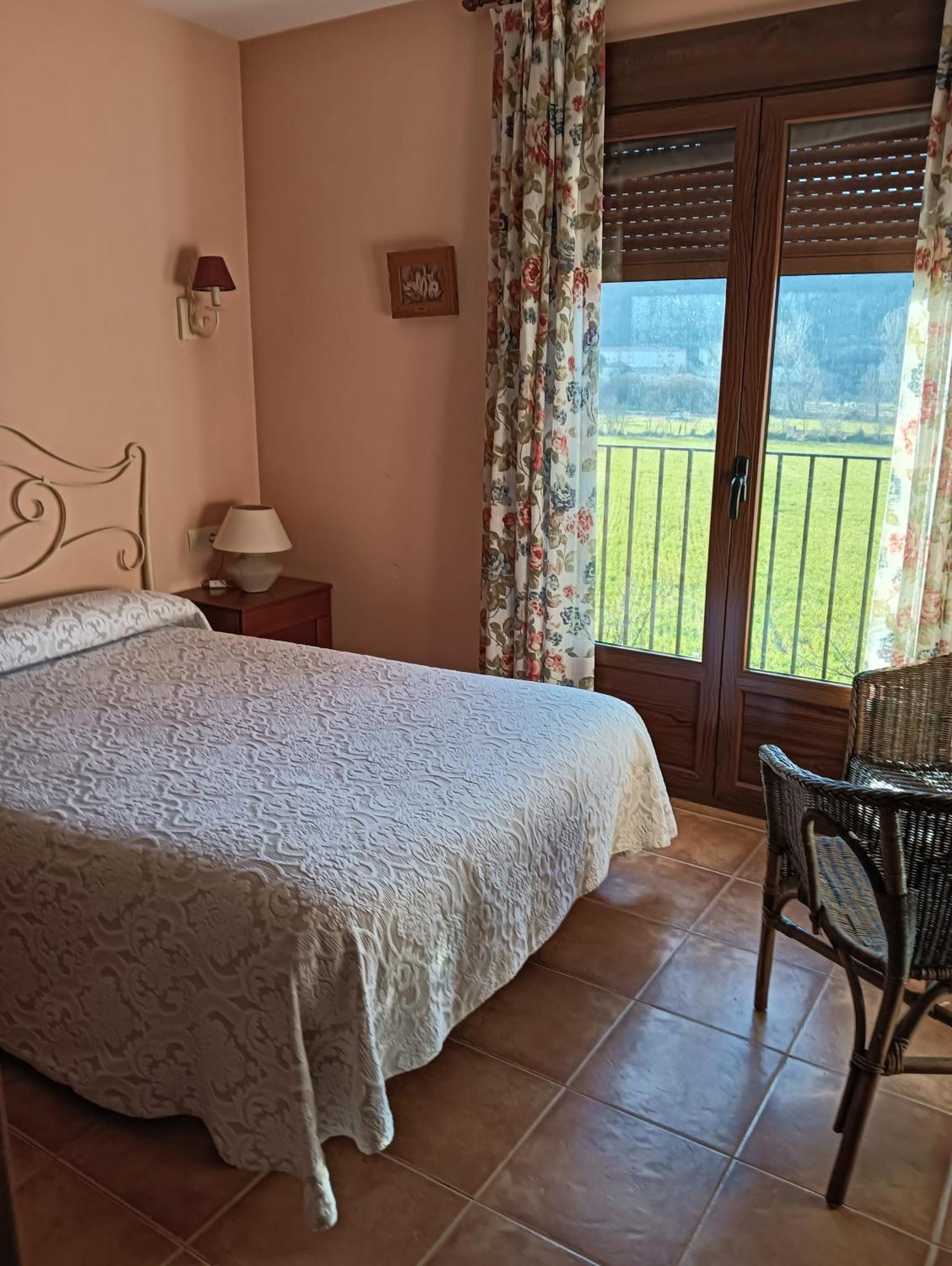 Hostal Sol De La Vega Albarracin Exterior photo