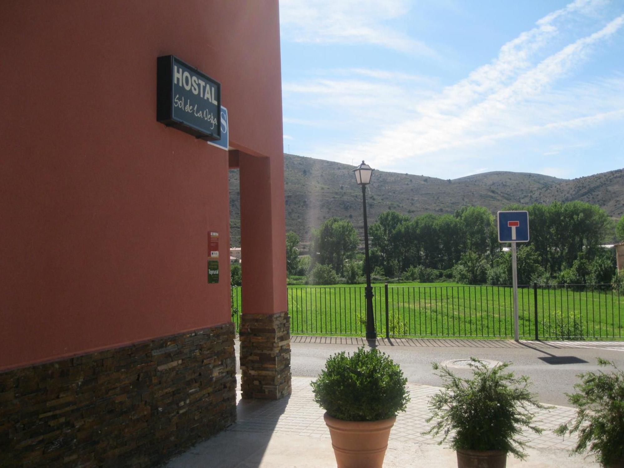Hostal Sol De La Vega Albarracin Exterior photo
